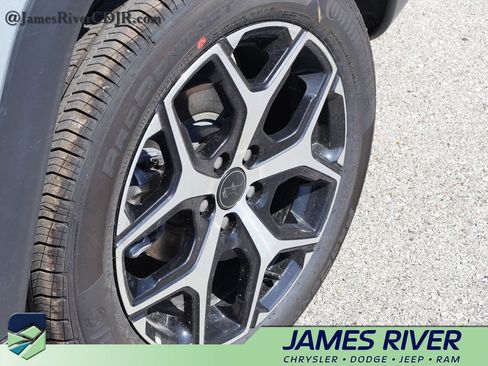 Used 2025 Jeep Compass Limited AWD/4WD image 38