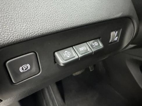 Used 2023 Buick Enclave Avenir AWD/4WD image 12