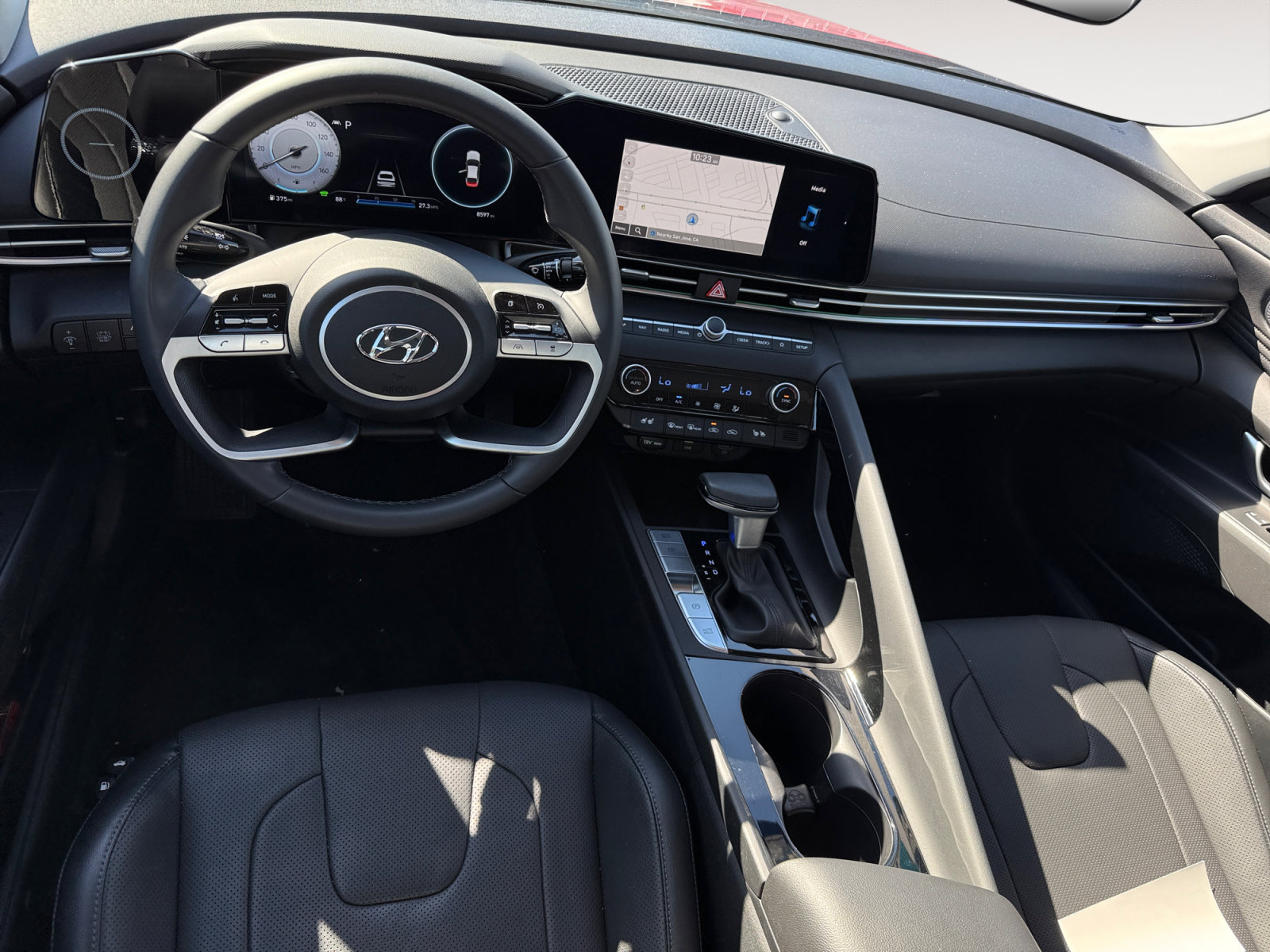 Used 2023 Hyundai Elantra Limited FWD image 15