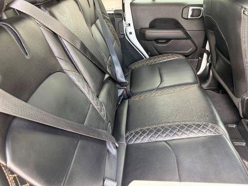 Used 2023 Jeep Wrangler Unlimited Sahara AWD/4WD image 12