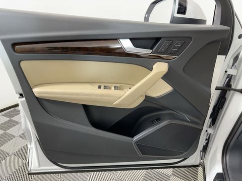 Used 2020 Audi Q5 2.0T Premium Plus w/ Premium Plus Package image 11