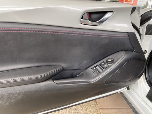 Used 2017 MAZDA MX-5 Miata Club image 4