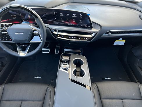 New 2026 Cadillac Lyriq V image 34