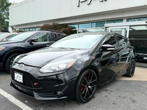 Used 2014 Ford Focus ST w/ Equipment Group 202A FWD image 3