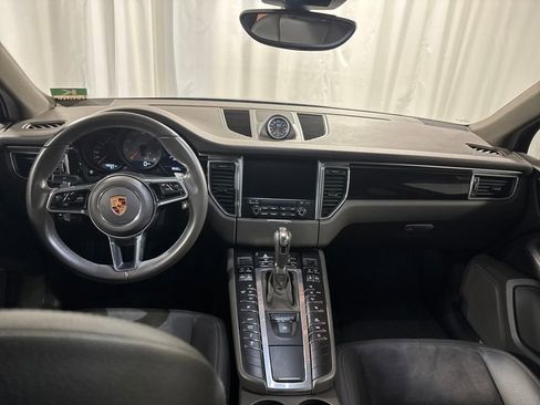 Used 2017 Porsche Macan S AWD/4WD image 4