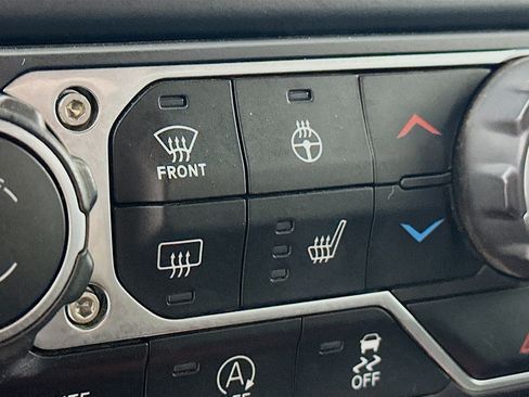 Certified 2022 Jeep Gladiator Mojave w/ Cold Weather Group image 25