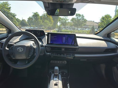 Used 2025 Toyota Prius XLE AWD/4WD image 22