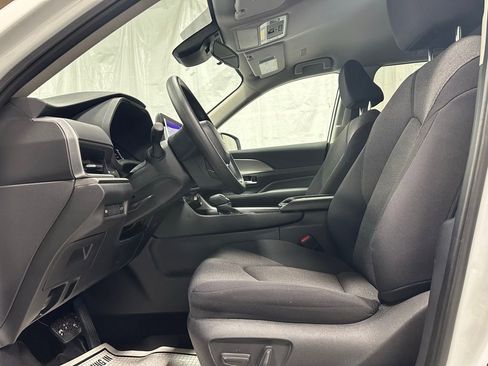 Used 2025 Toyota Grand Highlander AWD image 14