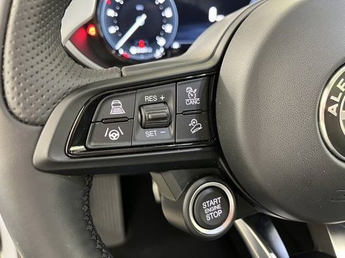 Used 2025 Alfa Romeo Stelvio Sprint w/ Convenience Package image 21