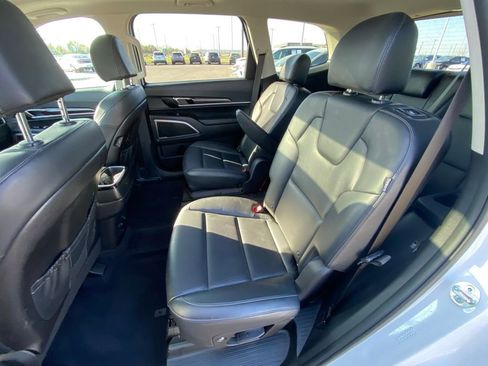 Used 2025 Kia Telluride S AWD/4WD image 27