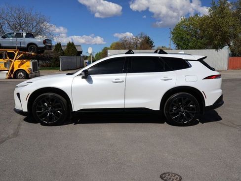 Certified 2025 Toyota Crown Signia w/ Advanced Technology Package AWD/4WD image 10