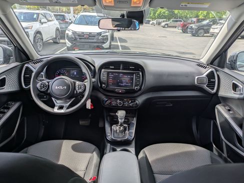 Used 2022 Kia Soul LX w/ Technology Package FWD image 25