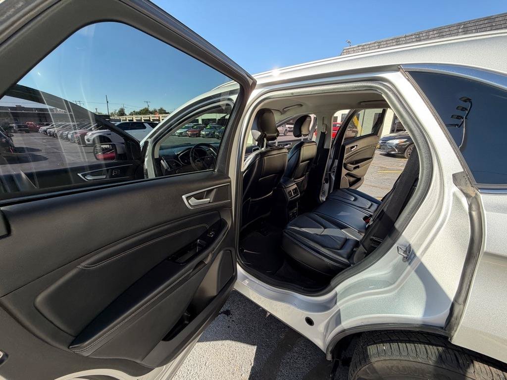 Used 2015 Ford Edge Titanium w/ Technology Package AWD/4WD image 14