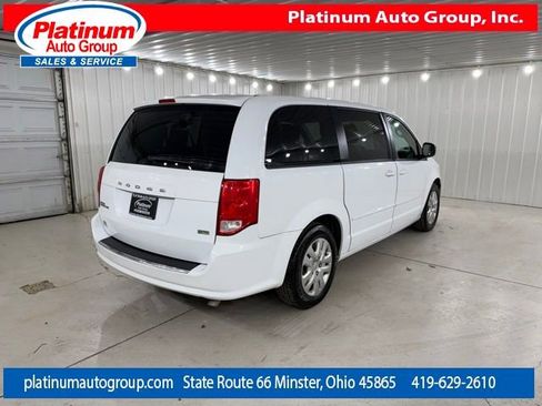 Used 2017 Dodge Grand Caravan SE FWD image 5