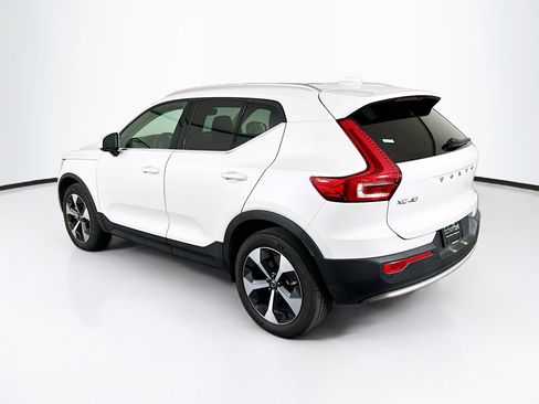 Used 2025 Volvo XC40 B5 Plus AWD/4WD image 5