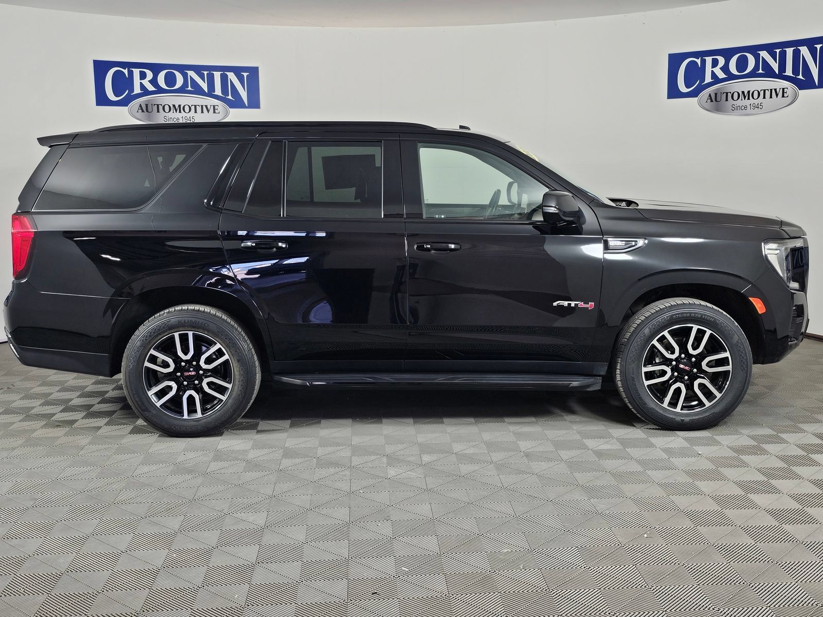 Used 2021 GMC Yukon AT4 w/ Rear Media and Nav Package AWD/4WD image 31