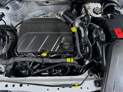 Used 2025 Chevrolet Trax LT w/ LT Convenience Package image 31