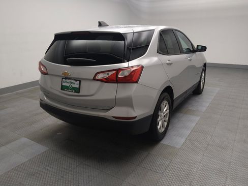 Used 2021 Chevrolet Equinox LS w/ LS Convenience Package FWD image 9