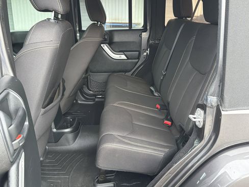 Used 2017 Jeep Wrangler Unlimited Sahara w/ Max Tow Package image 29