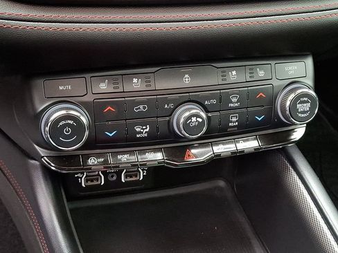 Used 2023 Dodge Durango GT image 18