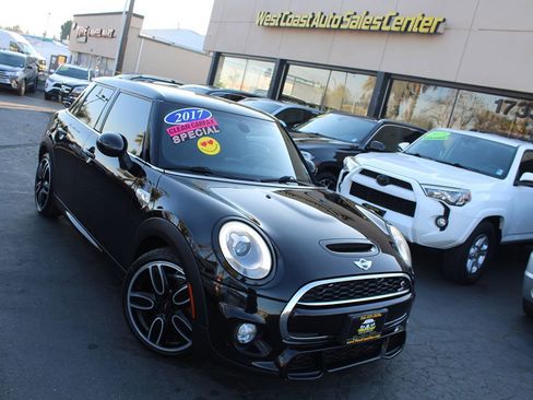 Used 2017 MINI Cooper S image 33
