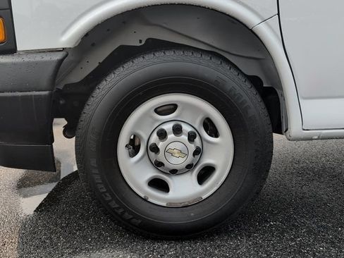Used 2021 Chevrolet Express 2500 RWD image 26