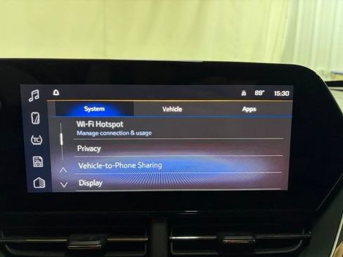 Used 2025 Chevrolet Trax RS w/ Sunroof Package FWD image 53