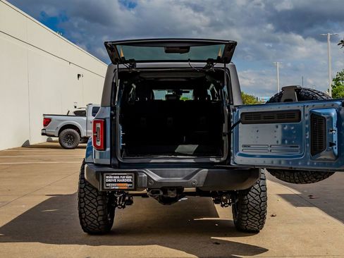 Used 2025 Ford Bronco Outer Banks image 9