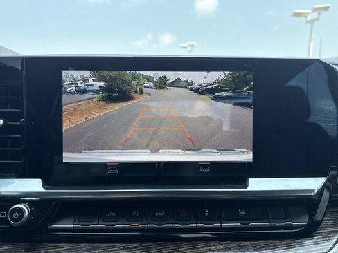 Used 2023 GMC Sierra 1500 Elevation AWD/4WD image 19