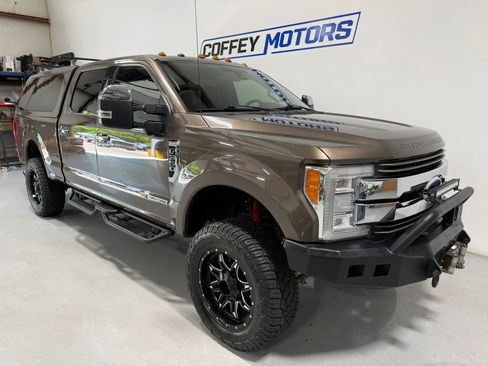 Used 2017 Ford F350 King Ranch w/ King Ranch Ultimate Package AWD/4WD image 8