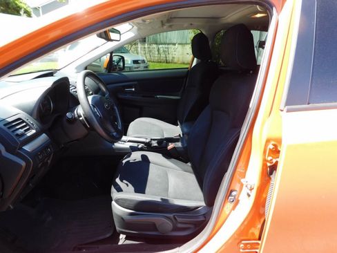 Used 2014 Subaru Crosstrek 2.0i Premium w/ Moonroof Package AWD/4WD image 6