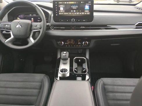 New 2026 Mitsubishi Outlander SE FWD image 18