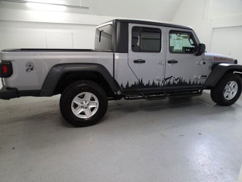 Used 2020 Jeep Gladiator Sport w/ Quick Order Package 24S AWD/4WD image 22