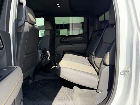 Used 2023 Chevrolet Silverado 1500 ZR2 w/ Technology Package image 21