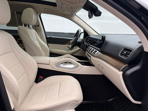 Used 2022 Mercedes-Benz GLS 450 4MATIC image 17