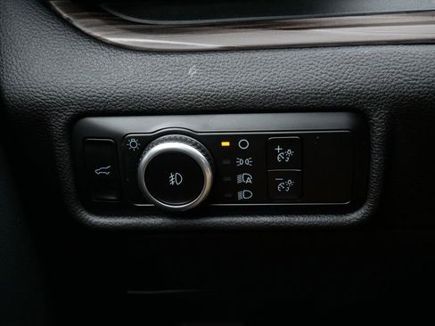 Certified 2023 Ford Explorer Limited w/ Limited Technology Package image 18