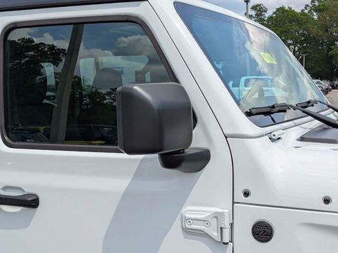 Used 2025 Jeep Wrangler Unlimited Sport AWD/4WD image 12