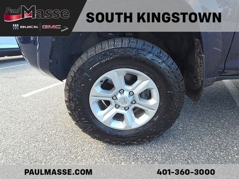 Used 2022 Toyota 4Runner SR5 AWD/4WD image 8