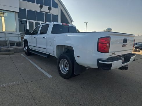 Used 2016 GMC Sierra 3500 Denali w/ Duramax Plus Package AWD/4WD image 5