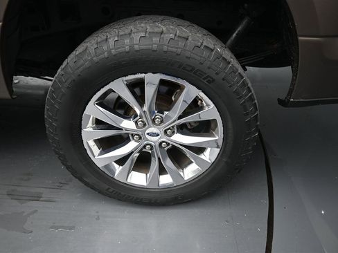 Used 2016 Ford F150 XLT w/ Equipment Group 302A Luxury AWD/4WD image 19