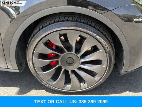 Used 2023 Tesla Model Y Performance AWD/4WD image 13