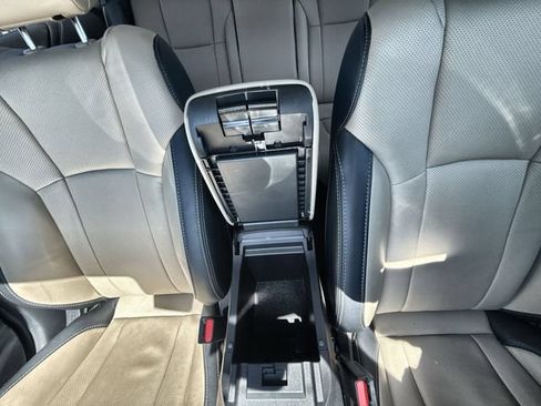 Certified 2025 Subaru Outback Limited AWD/4WD image 21
