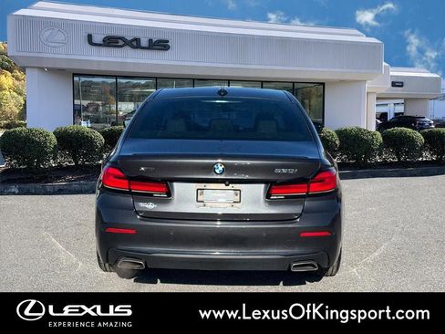 Used 2021 BMW 530i xDrive w/ Premium Package image 4