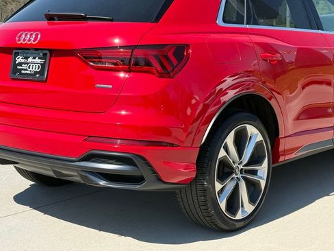 Used 2019 Audi Q3 2.0T Prestige w/ Prestige Package image 16