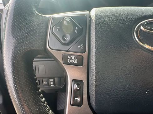 Used 2020 Toyota Tacoma TRD Off-Road w/ Technology Package AWD/4WD image 20