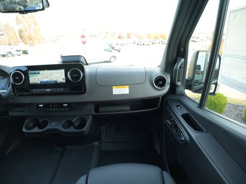 New 2026 Mercedes-Benz Sprinter 2500 image 29