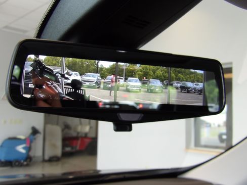 Used 2018 Chevrolet Traverse Premier AWD/4WD image 16