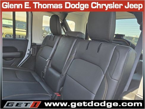 Used 2024 Jeep Wrangler Unlimited Sahara w/ Technology Group AWD/4WD image 26
