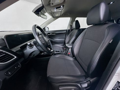 Used 2025 Kia Seltos S image 13