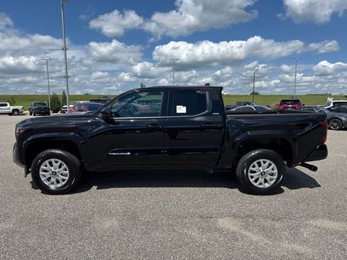 Used 2026 Toyota Tacoma SR5 AWD/4WD image 7